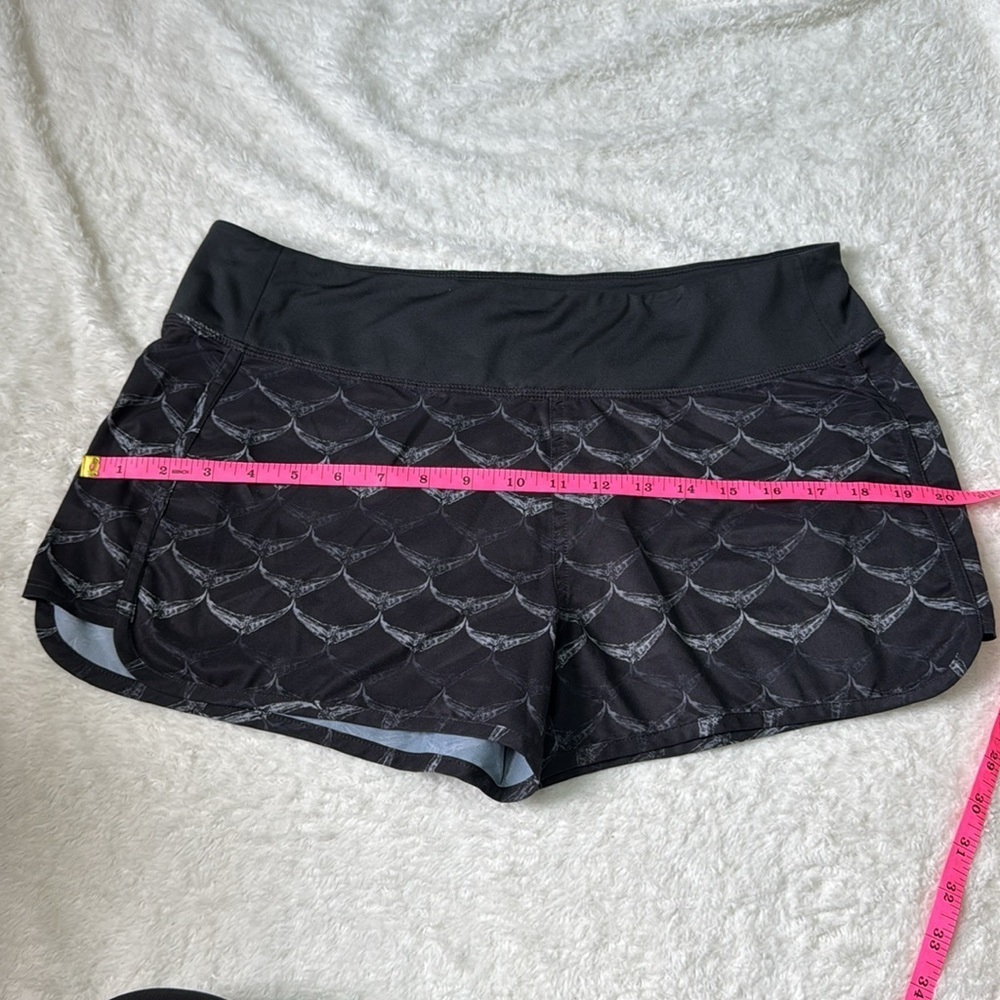 VINEYARD VINES WOMENS SHORT S - Picture 8 of 8